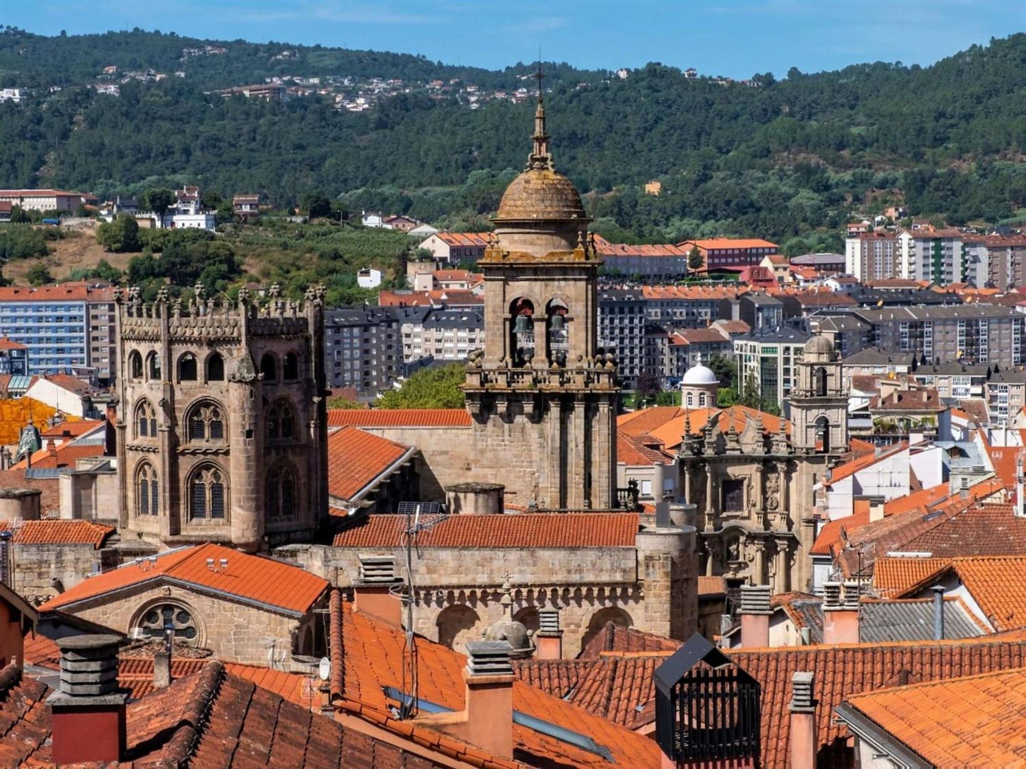 Charming Apartment In Ourense Overlooking The City Exterior foto